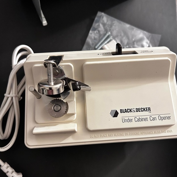 Black & Decker White Under Cabinet Can Opener Open Box Never Used No paperwork - Picture 2 of 8